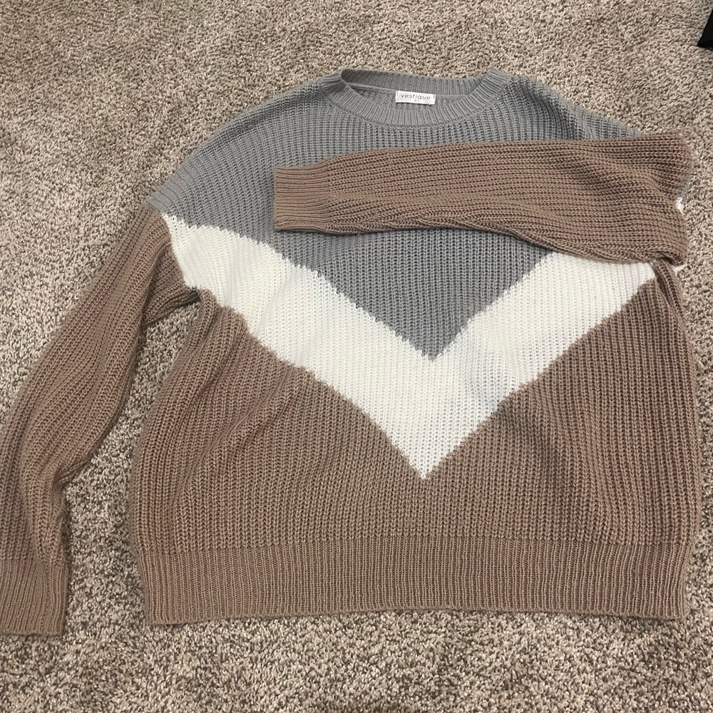Womens Gray and Brown Sweater